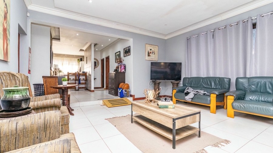 7 Bedroom Property for Sale in Kleinmond Western Cape